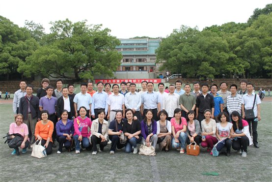 说明: F:\18av
视频\201305教职工拔河赛\IMG_8367.JPG
